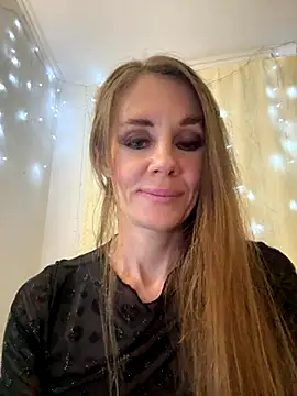 LucieMack online show from October 27, 8:02 pm