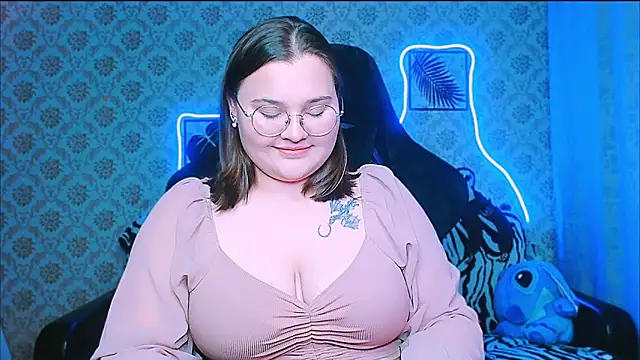 InLoveWithLife26 online show from October 1, 7:20 pm