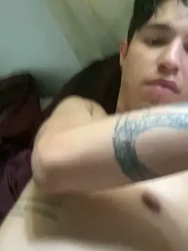 Snapshot of mavis21xxx chatting on December 17, 4:35 pm mavis21xxx online show from December 17, 4:35 pm