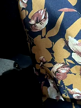 HiddenHoneyLDN online show from September 17, 11:01 am