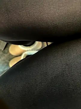 HiddenHoneyLDN online show from October 4, 9:07 am