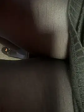 HiddenHoneyLDN online show from December 19, 10:44 am