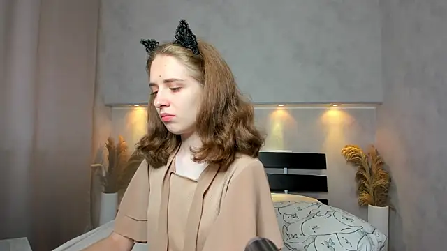 Camilla Kelly online show from September 14, 12:10 am