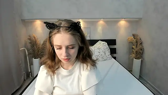 Camilla Kelly online show from October 23, 1:27 am