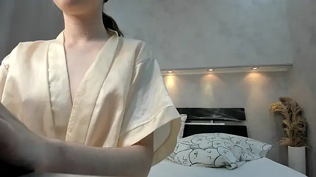 Camilla Kelly online show from November 3, 1:08 am