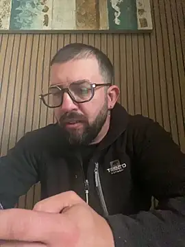 Snapshot of andrey1887 chatting on April 21, 3:50 pm andrey1887 online show from April 21, 3:50 pm
