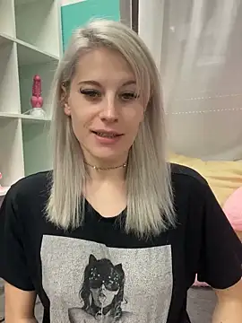 Snapshot of TheRealJessyLey chatting on November 3, 8:04 am TheRealJessyLey online show from November 3, 8:04 am