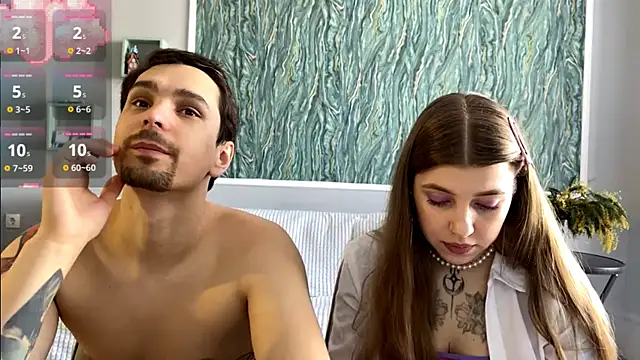 Snapshot of VelvetMiley chatting on February 24, 9:40 am VelvetMiley online show from February 24, 9:40 am