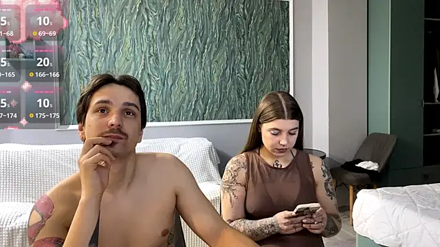 Snapshot of VelvetMiley chatting on March 22, 3:26 pm VelvetMiley online show from March 22, 3:26 pm