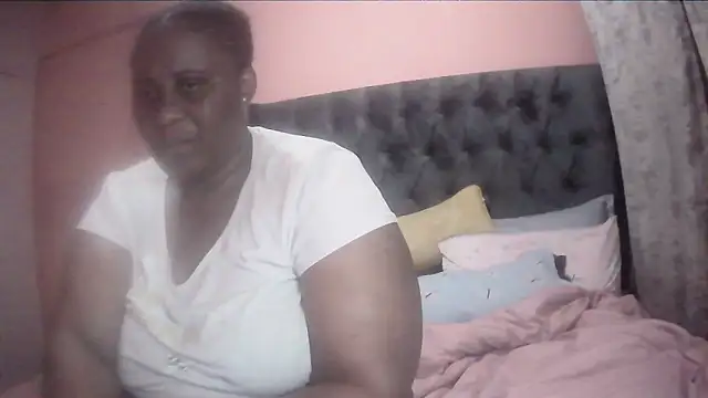 HUGEASSXXXXX online show from March 13, 6:25 pm