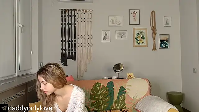 daddyonlyloveme online show from October 28, 9:06 pm