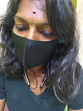 Snapshot of Honey_rosetamil chatting on July 15, 10:15 pm Honey rosetamil online show from July 15, 10:15 pm