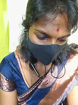 Snapshot of Honey_rosetamil chatting on July 18, 2:05 am Honey rosetamil online show from July 18, 2:05 am