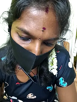 Snapshot of Honey_rosetamil chatting on August 3, 11:15 am Honey rosetamil online show from August 3, 11:15 am