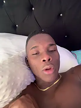 Snapshot of Brycce_santos chatting on April 26, 8:28 pm Brycce santos online show from April 26, 8:28 pm