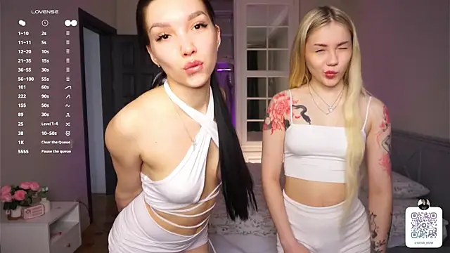 LilianBenskin online show from April 25, 6:38 am