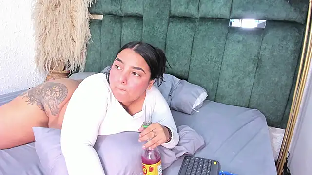 Snapshot of Chloe_jackson25 chatting on June 18, 6:56 pm Chloe jackson25 online show from June 18, 6:56 pm