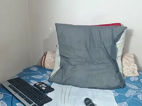 Snapshot of _SweetLips_ chatting on May 28, 11:02 pm SweetLips online show from May 28, 11:02 pm
