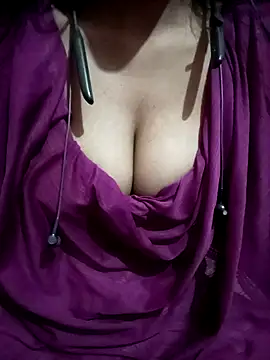 kaviyaponnu0987 online show from February 1, 2:04 pm