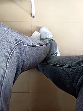 Snapshot of lilldickyyy chatting on October 19, 6:47 am lilldickyyy online show from October 19, 6:47 am