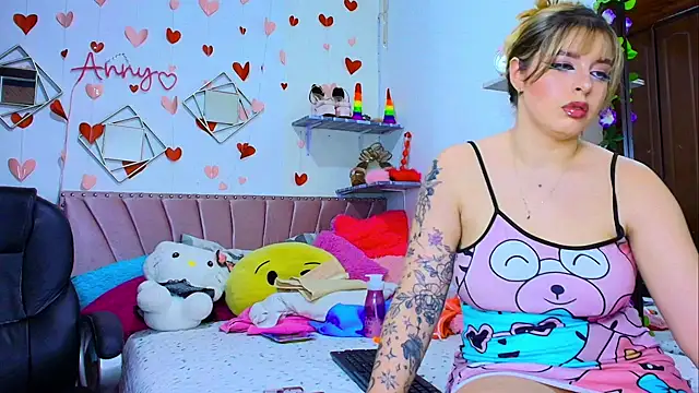 Anny Hurtado online show from November 22, 6:01 am