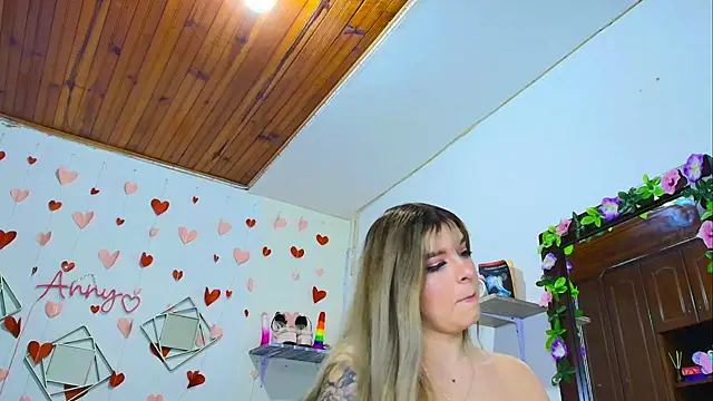 Anny Hurtado online show from December 21, 6:09 am