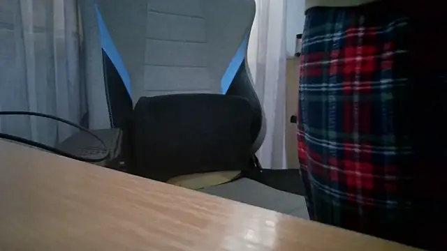 Snapshot of Maxxcock699_ chatting on April 4, 5:43 pm Maxxcock699 online show from April 4, 5:43 pm