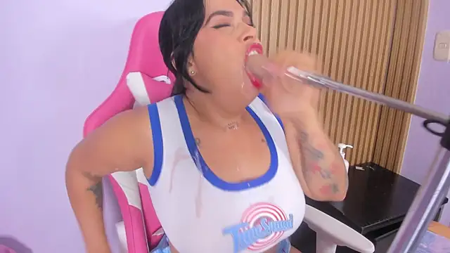 miathonson769 online show from July 30, 11:04 pm