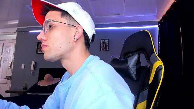 alexgiraldo   online show from October 1, 3:40 pm