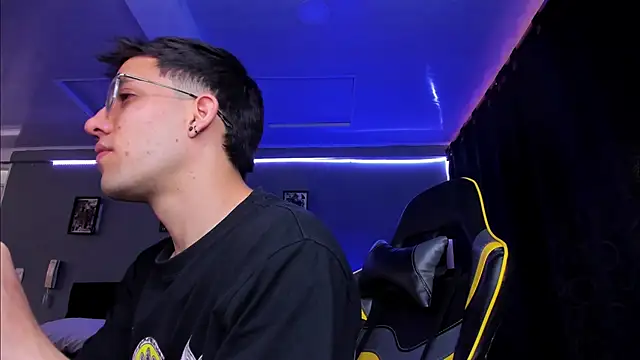 alexgiraldo   online show from November 8, 12:16 pm