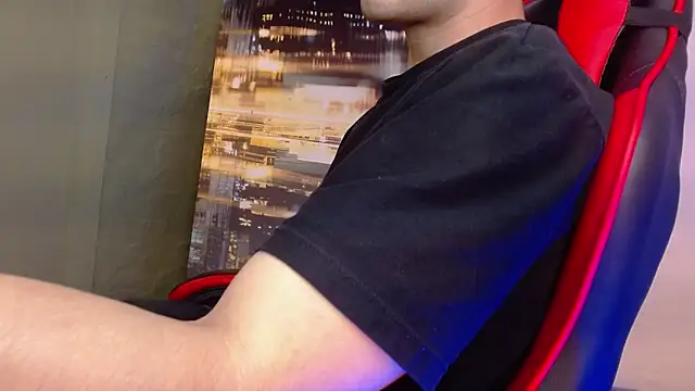 Snapshot of alexgiraldo__ chatting on May 9, 1:49 pm alexgiraldo online show from May 9, 1:49 pm