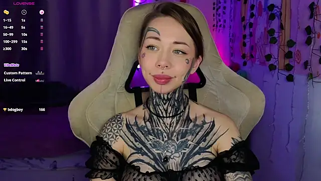 Snapshot of bunnykellyyy chatting on April 16, 6:14 am bunnykellyyy online show from April 16, 6:14 am