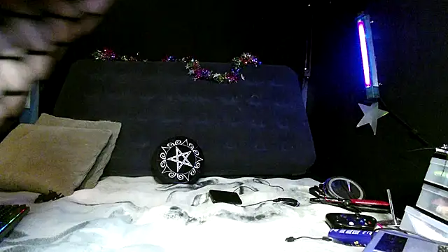 Snapshot of Splash_Queen420 chatting on October 31, 2:45 am Splash Queen420 online show from October 31, 2:45 am