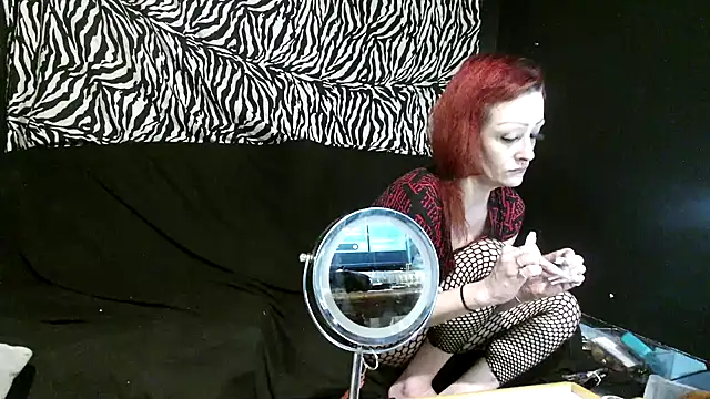 Snapshot of Splash_Queen420 chatting on November 19, 7:08 am Splash Queen420 online show from November 19, 7:08 am