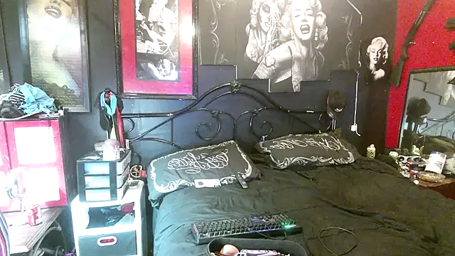 Snapshot of Splash_Queen420 chatting on December 14, 6:19 am Splash Queen420 online show from December 14, 6:19 am