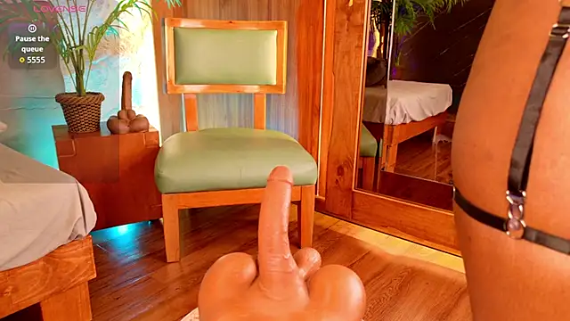 alisonn moon online show from June 14, 2:35 am