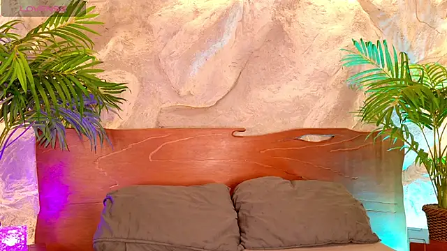 Snapshot of alisonn_moon chatting on June 18, 10:25 pm alisonn moon online show from June 18, 10:25 pm