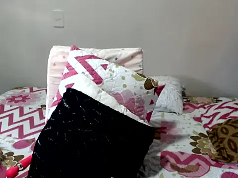 Snapshot of BrianaBarbes chatting on March 19, 12:42 pm BrianaBarbes online show from March 19, 12:42 pm