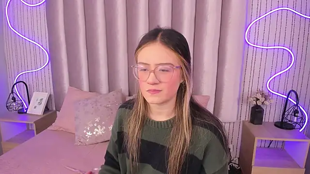 SamanthaPeachss online show from November 4, 12:15 pm