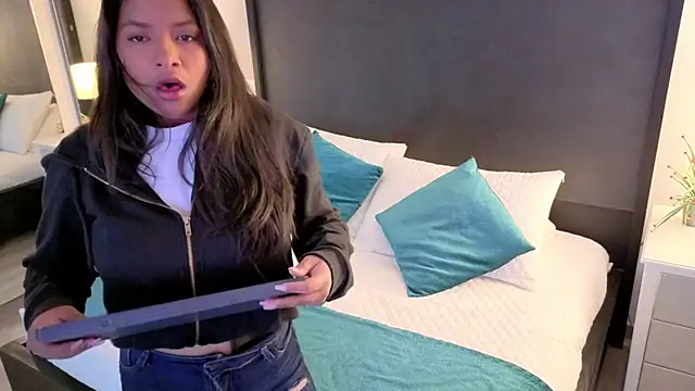 Angel yk online show from October 22, 1:44 pm