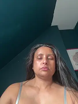 Angelaarayexx online show from April 12, 8:52 am