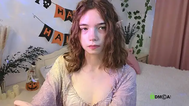 Snapshot of Evi_Brook chatting on October 22, 1:33 pm Evi Brook online show from October 22, 1:33 pm