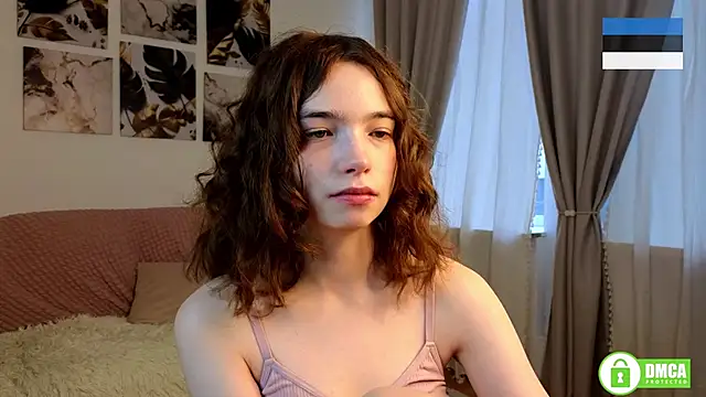 Snapshot of Evi_Brook chatting on November 3, 11:55 am Evi Brook online show from November 3, 11:55 am