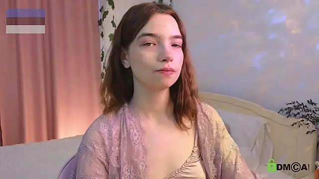 Snapshot of Evi_Brook chatting on November 12, 8:37 am Evi Brook online show from November 12, 8:37 am