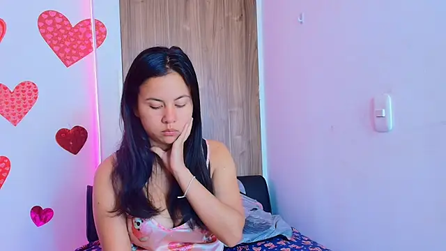 Snapshot of mady_gh chatting on September 13, 4:01 am mady gh online show from September 13, 4:01 am