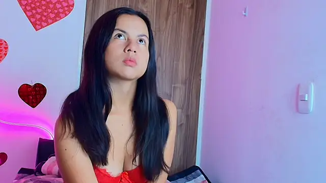 Snapshot of mady_gh chatting on October 28, 3:54 am mady gh online show from October 28, 3:54 am