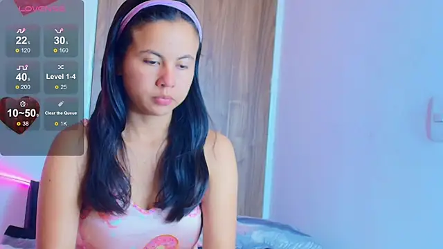 Snapshot of mady_gh chatting on November 5, 5:18 am mady gh online show from November 5, 5:18 am