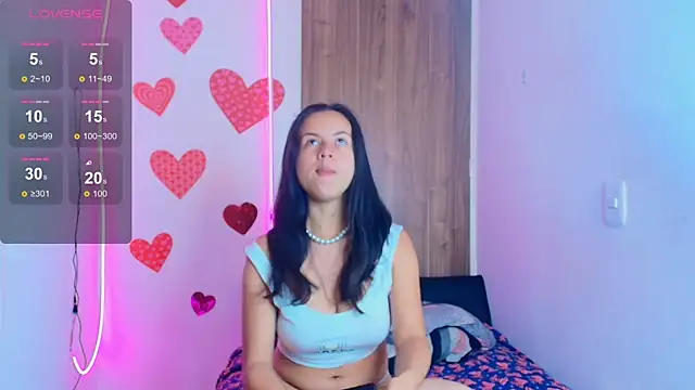 Snapshot of mady_gh chatting on November 26, 6:14 am mady gh online show from November 26, 6:14 am