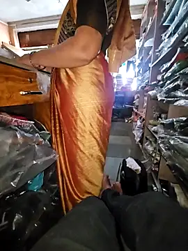 Snapshot of indianhotwife639 chatting on September 17, 5:53 am indianhotwife639 online show from September 17, 5:53 am