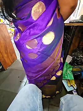 Snapshot of indianhotwife639 chatting on November 28, 5:10 am indianhotwife639 online show from November 28, 5:10 am